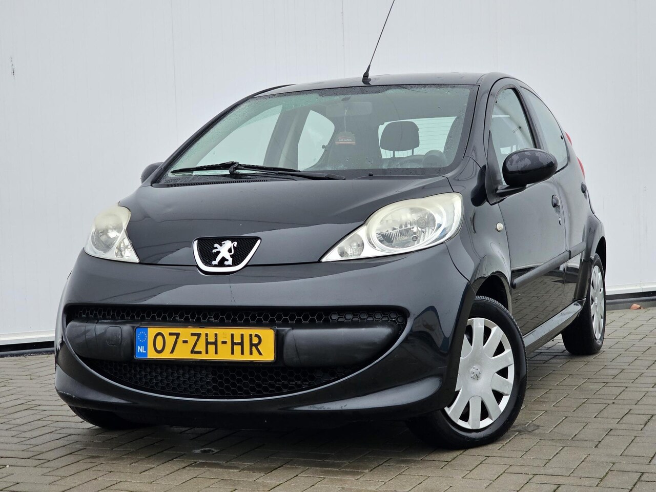 Peugeot 107 - 1.0-12V XS 5-drs bj 2008 Nw.APK bij Aflevering Airco Nette Auto - AutoWereld.nl