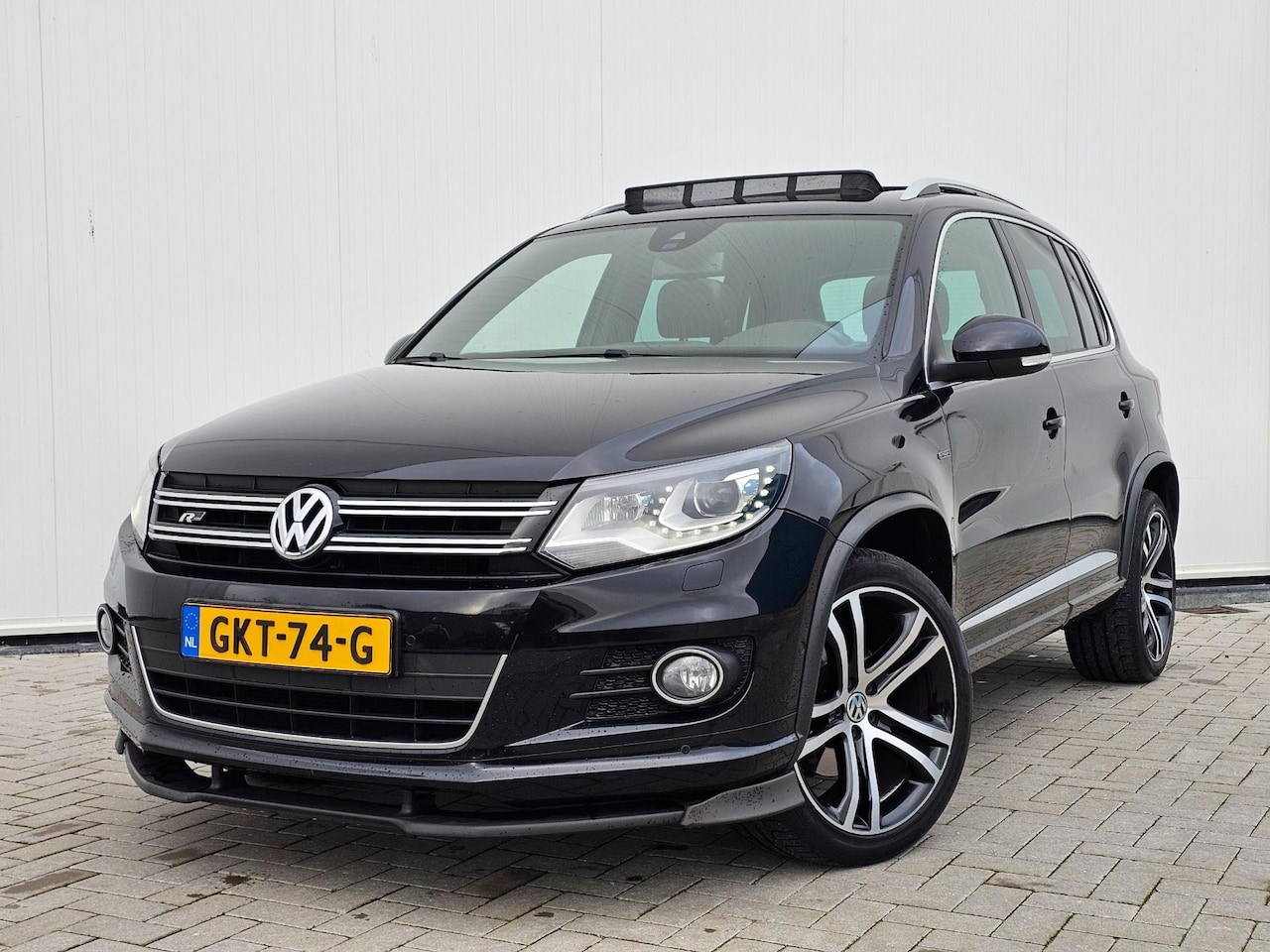 Volkswagen Tiguan - 2.0 TSI 4Motion R-Line DSG PANO/Leder/LED Vol Opties! Sport&Style 114dkm! - AutoWereld.nl