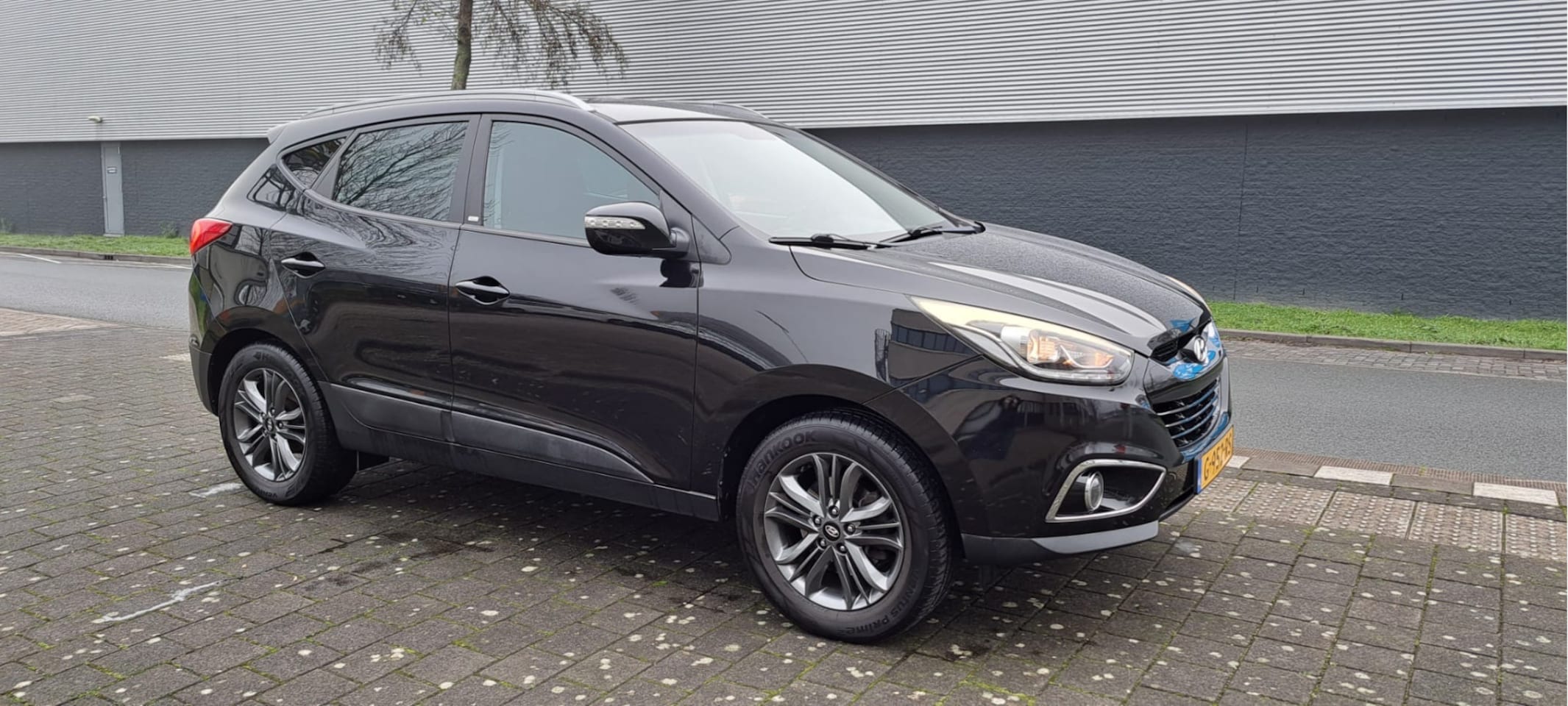 Hyundai ix35 - 1.6i GDI Go! Navi,Half leer,stoelverw. Nieuwstaat !! - AutoWereld.nl