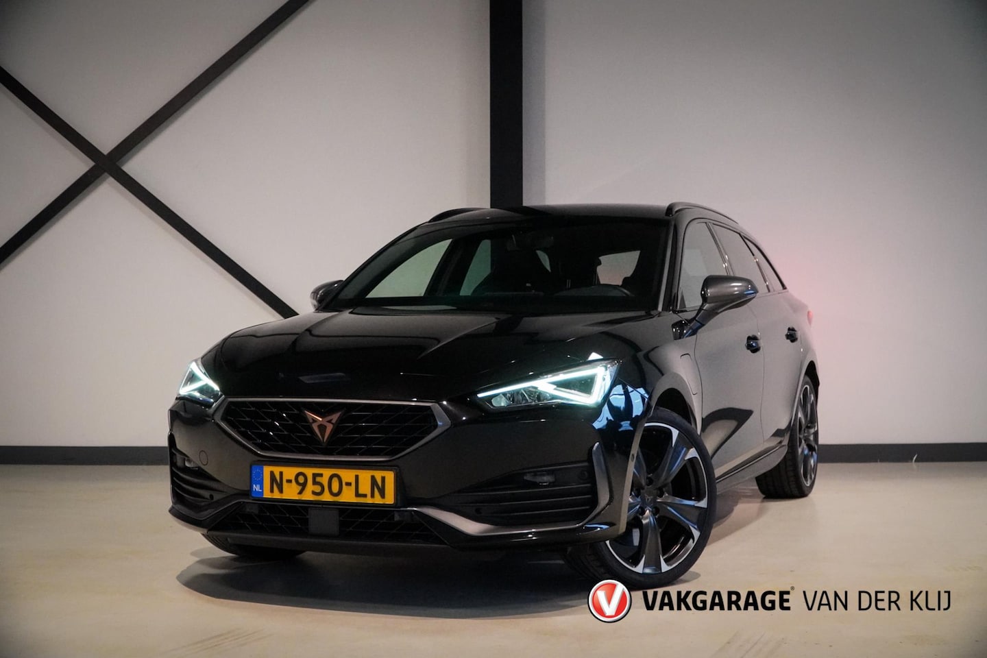 CUPRA Leon Sportstourer - 1.4 e-Hybrid VZ | ACC | Camera | Stoel/Stuurverw. | Navi | 19" | - AutoWereld.nl