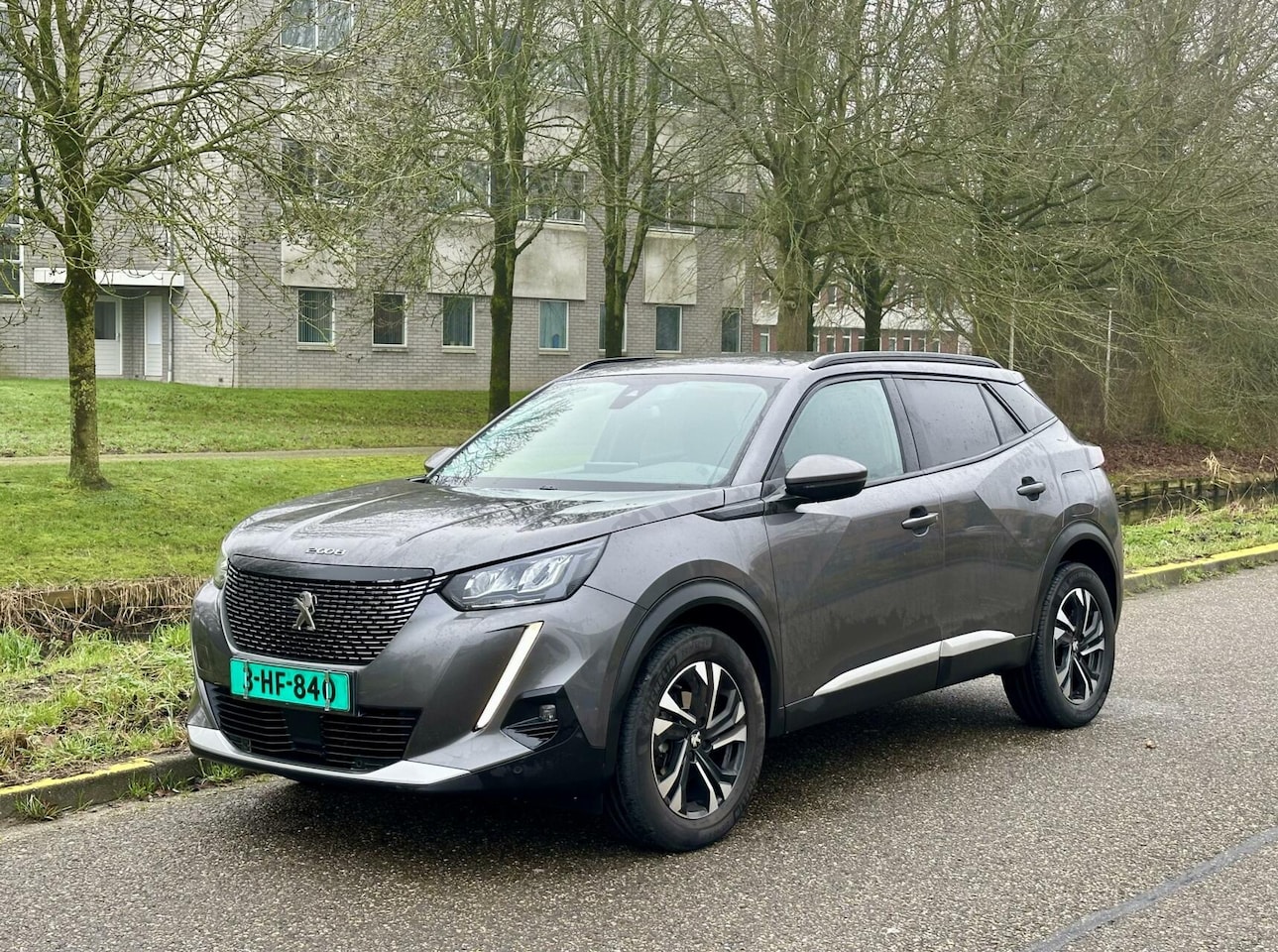 Peugeot 2008 - 1.2 facelift - autom. - virtual - CarPlay - cam - AutoWereld.nl