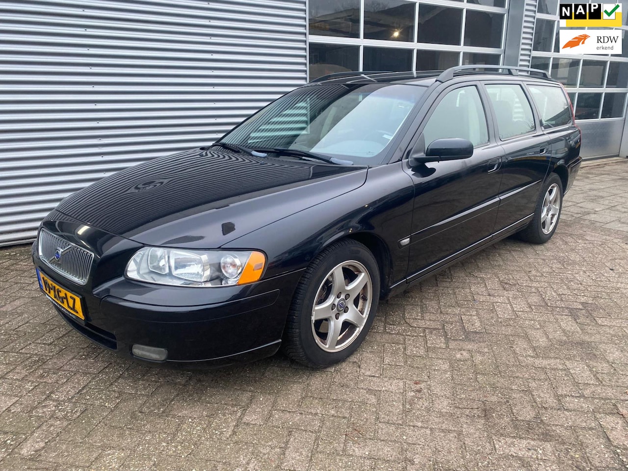 Volvo V70 - 2.4 D5 2.4 D5 - AutoWereld.nl