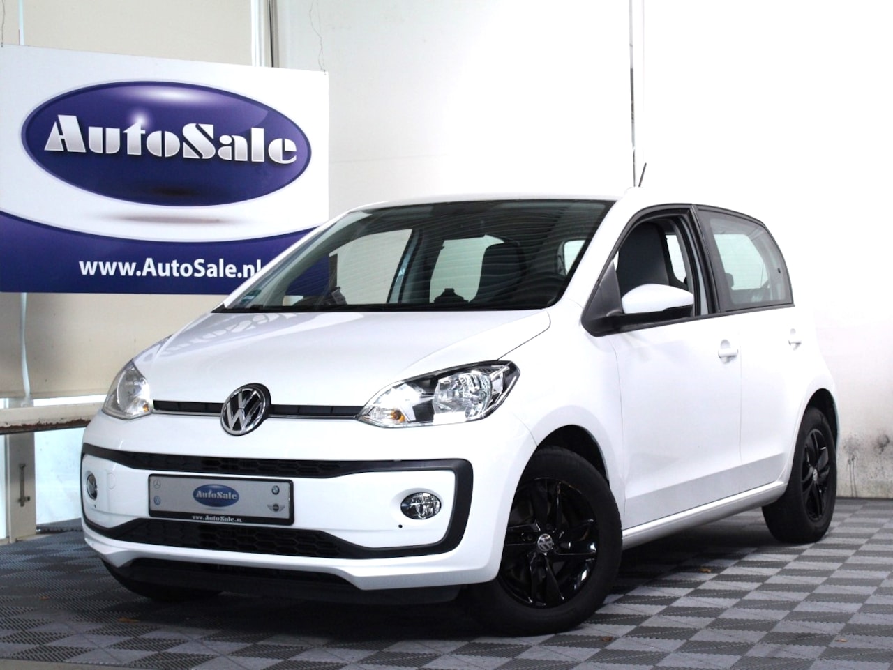 Volkswagen Up! - 1.0 BMT High Up! BLUET PDC STOELVW AIRCO LMV '18 - AutoWereld.nl