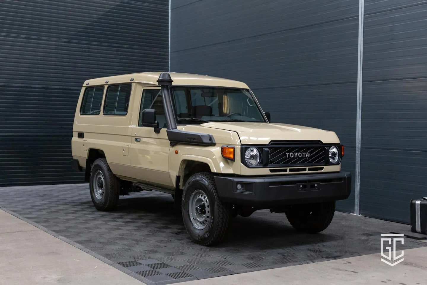 Toyota Land Cruiser - GRJ78 A/T - AutoWereld.nl