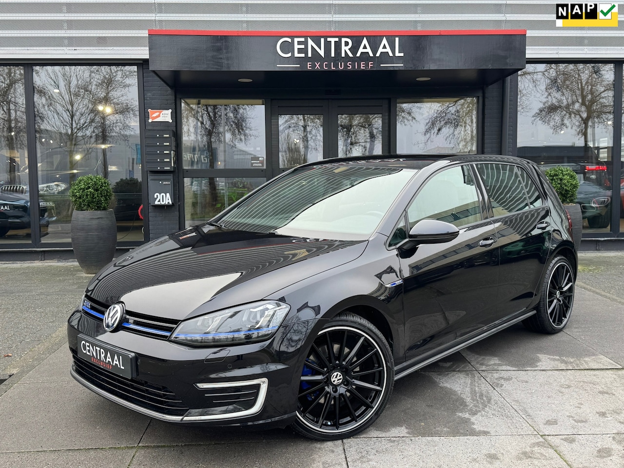 Volkswagen Golf - GTE 1.4 TSI 205PK|Navi|Pdc|Cruise Control|Stoelverwarming|Bluetooth|NL-Auto - AutoWereld.nl