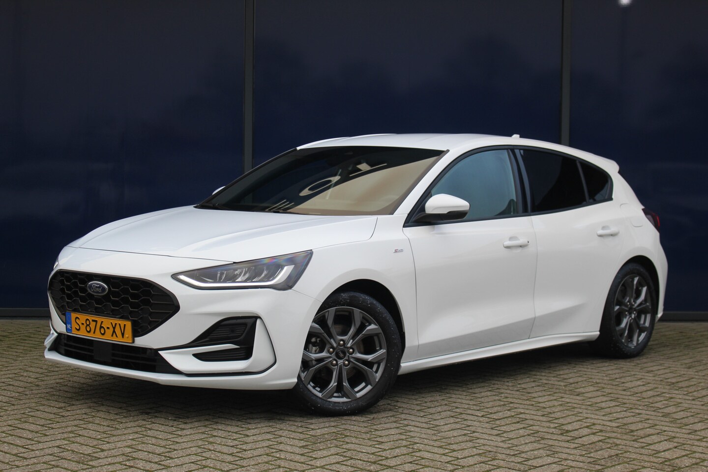 Ford Focus - 1.0 EcoBoost Hybrid ST-Line | LED | Climate & Cruise C. | Navi | Privacy Glass | 17" LMV | - AutoWereld.nl