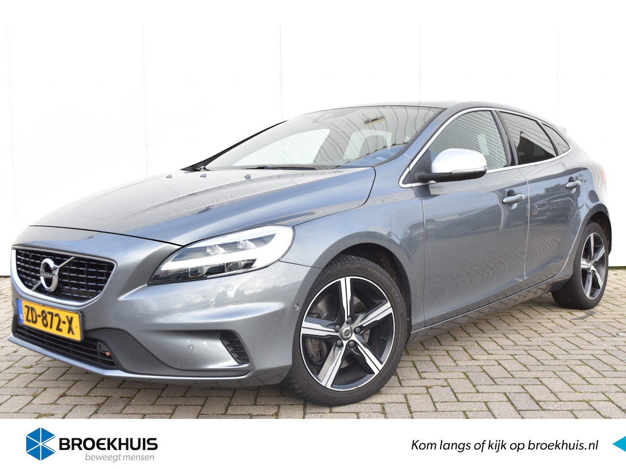 Volvo V40 - T3 R-Design #Standkachel #Pano #HarmanKardon! - AutoWereld.nl