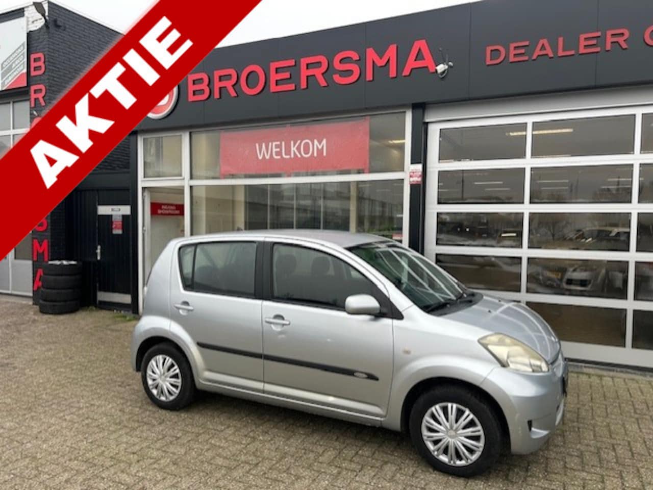 Daihatsu Sirion 2 - 1.3-16V Prestige 2 EIGENAAR * AIRCO * 5 DEURS * NW APK * - AutoWereld.nl