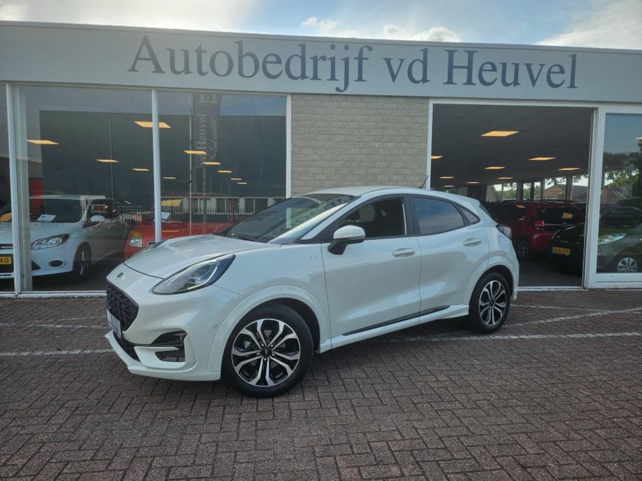 Ford Puma - 1.0 EcoBoost Hybrid ST-Line X*Digitaal display*Carplay*doden hoek*adaptieve cruise*Rijklaa - AutoWereld.nl