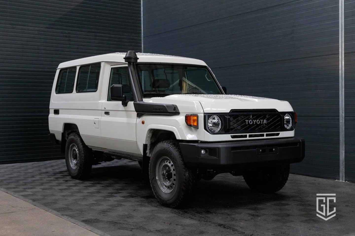 Toyota Land Cruiser - GRJ78 M/T - AutoWereld.nl