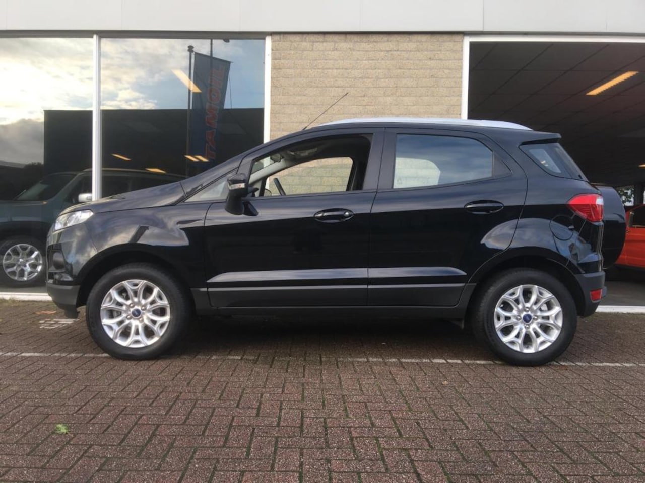 Ford EcoSport - 1.0 EcoBoost *! NIEUWE DISTRIBUTIE SET !* - AutoWereld.nl