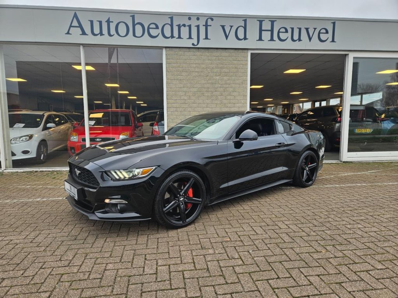 Ford Mustang Fastback - 2.3 EcoBoost *HANDGESCHAKELD!*Navi*Cam*stoelverw.&ventilatie*Historie!*Rijklaar - AutoWereld.nl