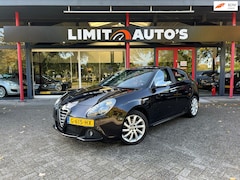 Alfa Romeo Giulietta - 1.4 T Distinctive/Aut/Leer/Navi/Climate/Pdc/Cruise/Elek.Ramen/Lmv/Apk