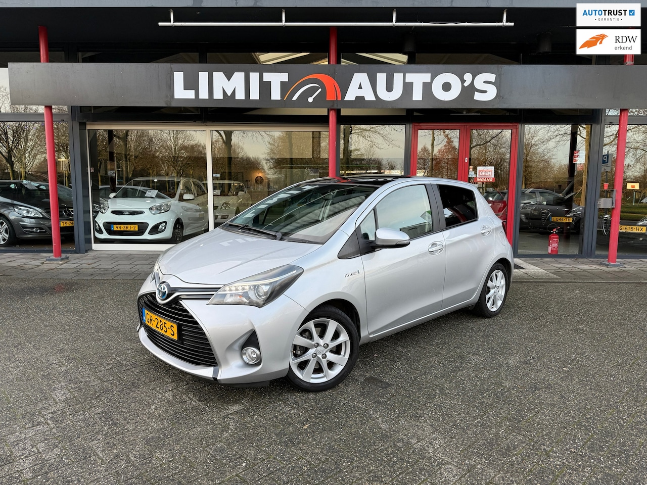 Toyota Yaris - 1.5 Hybrid Dynamic/Pano/Keyless/Navi/Camera/Climate/Cruise/Lmv - AutoWereld.nl