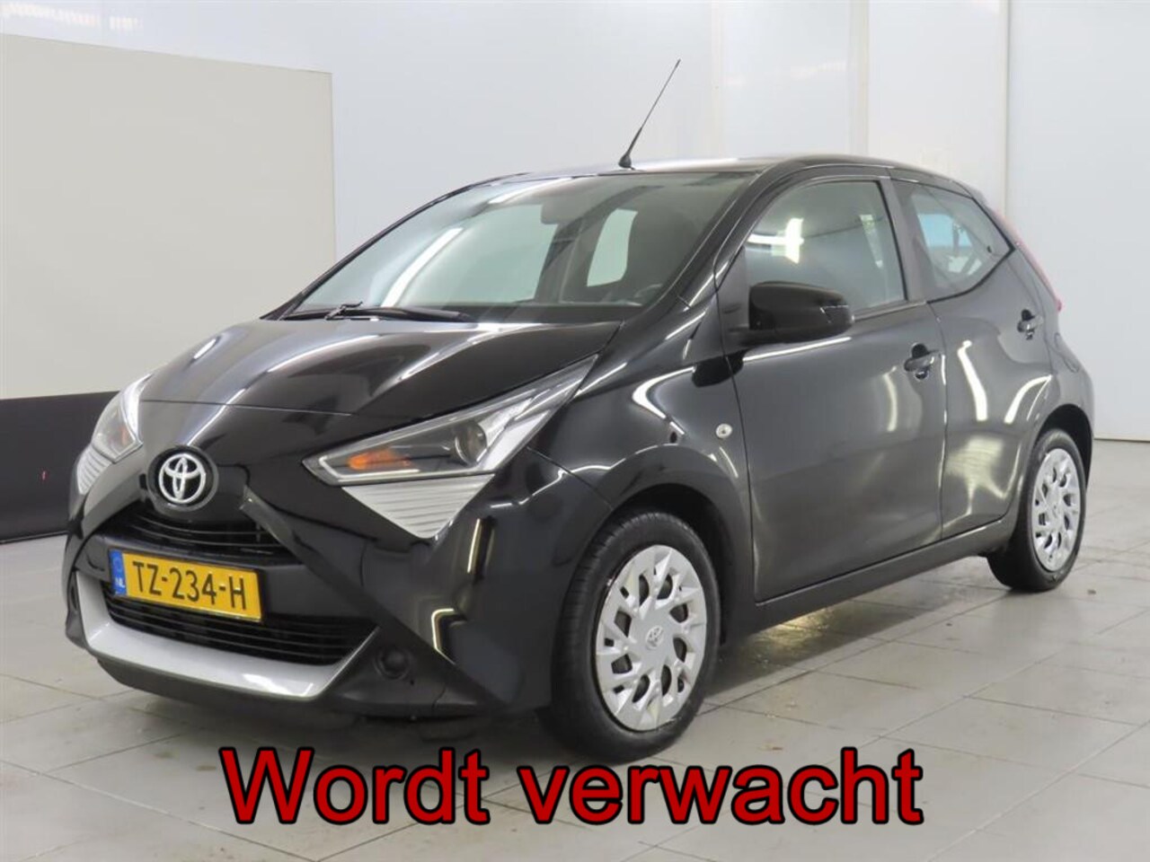 Toyota Aygo - 1.0 VVT-i x-play Airco, Camera, NL/NAP! - AutoWereld.nl