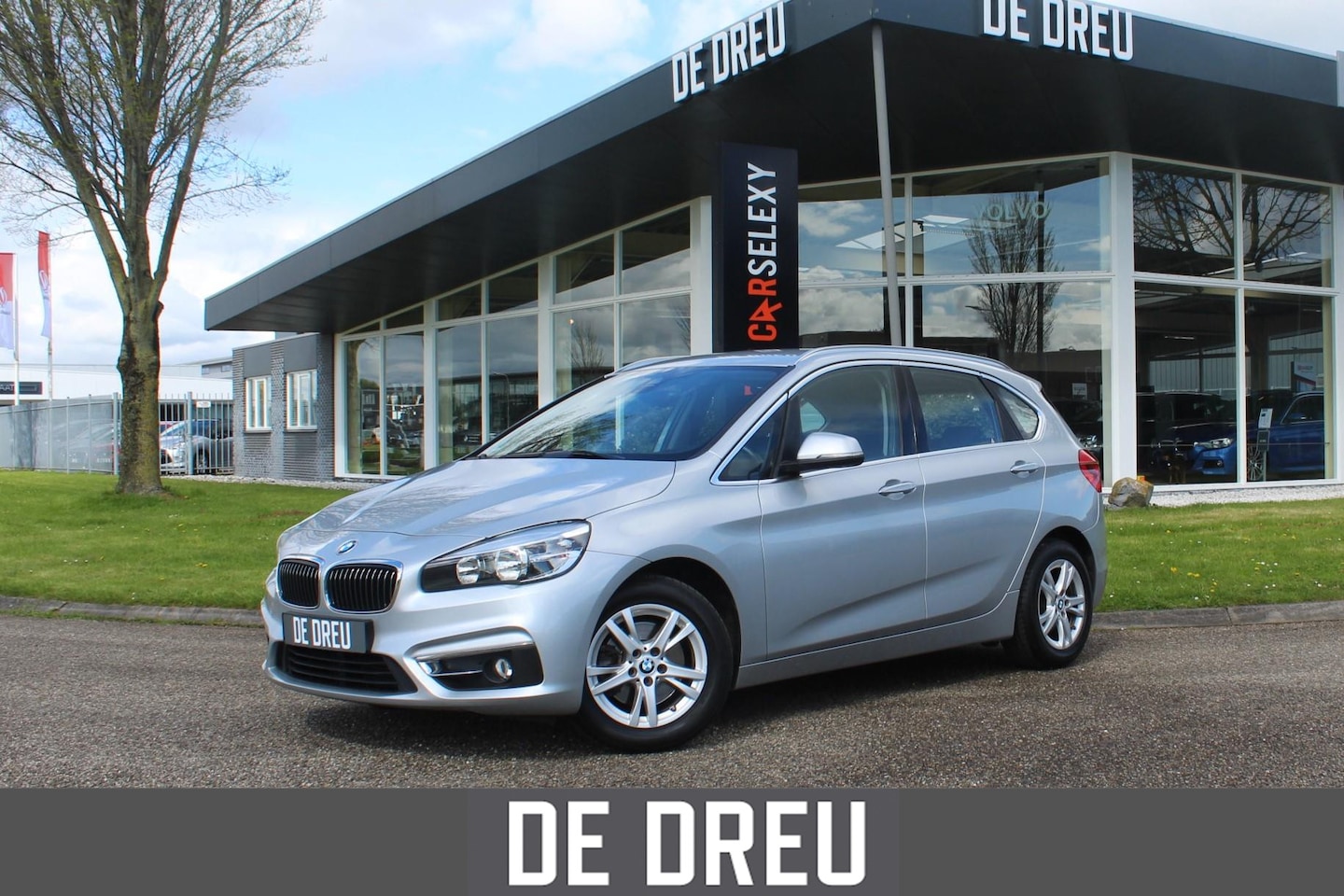 BMW 2-serie Active Tourer - 218i Executive | LEDER | CAMERA | TREKHAAK - AutoWereld.nl