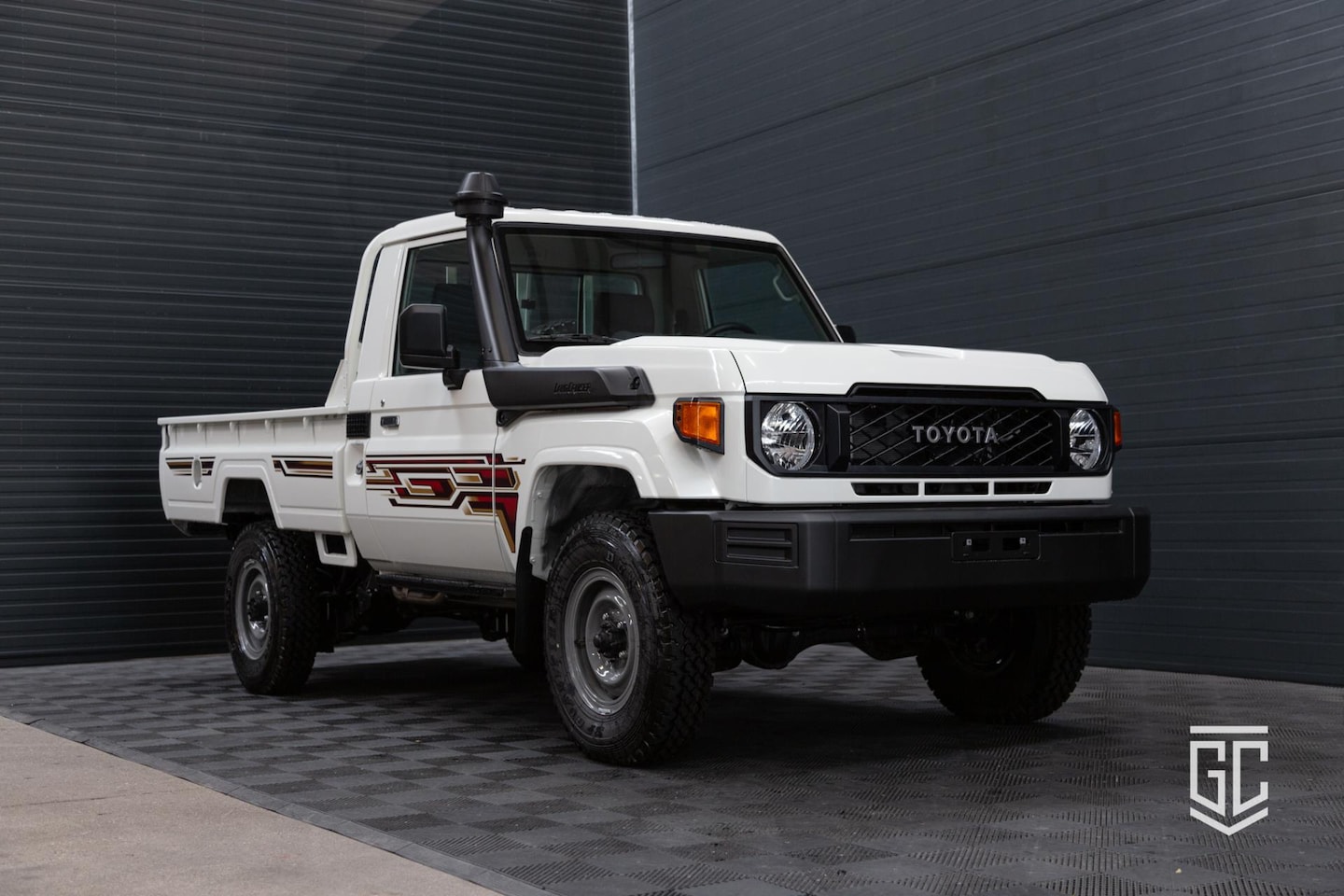 Toyota Land Cruiser - GRJ79 Single Cab M/T - AutoWereld.nl