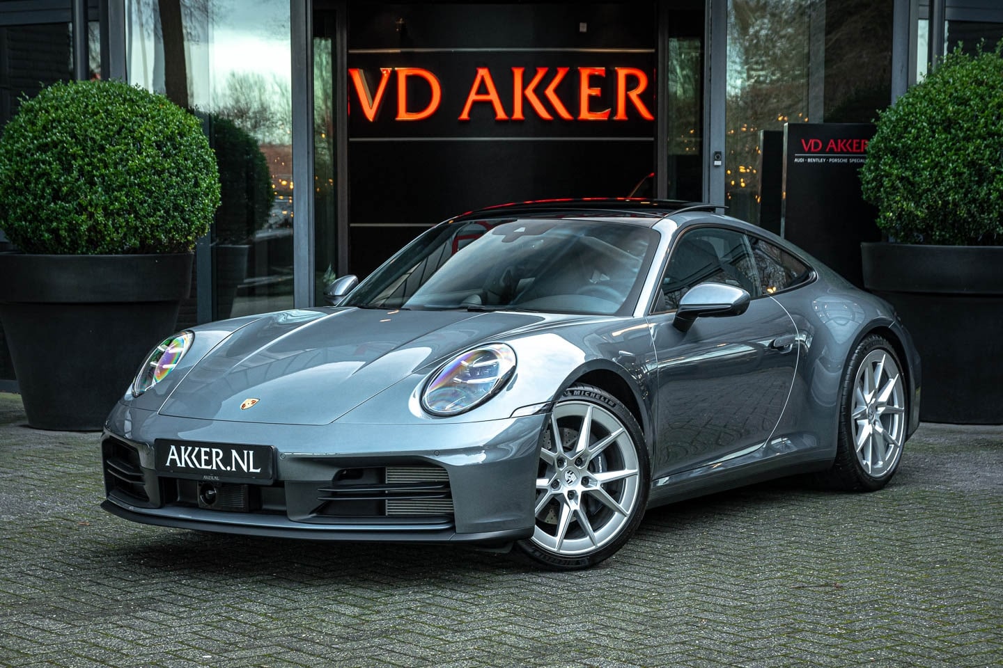 Porsche 911 - 992 CARRERA FACELIFT GLAS SCH.DAK+3DCAM+ACC+BOSE+MATRIX LED - AutoWereld.nl