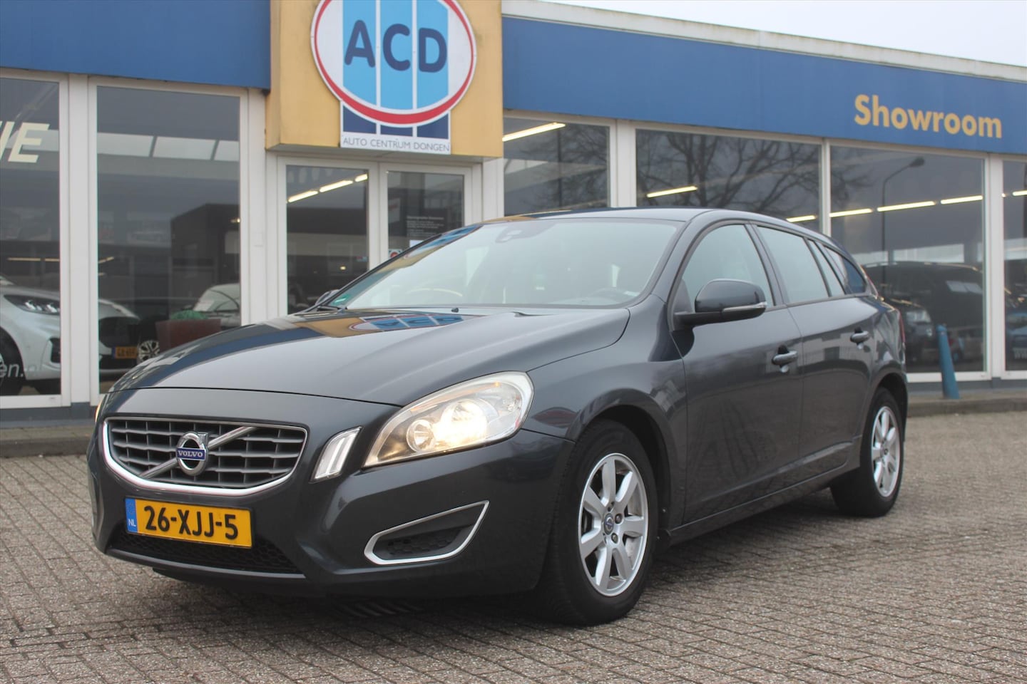 Volvo V60 - T3 Start/Stop 150pk Kinetic | Apk 12-2025 | - AutoWereld.nl