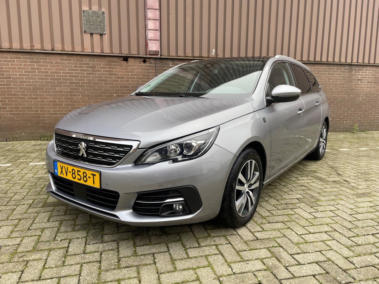 Peugeot 308 SW - 1.2 PureTech Tech Edition Pano Navi Camera - AutoWereld.nl