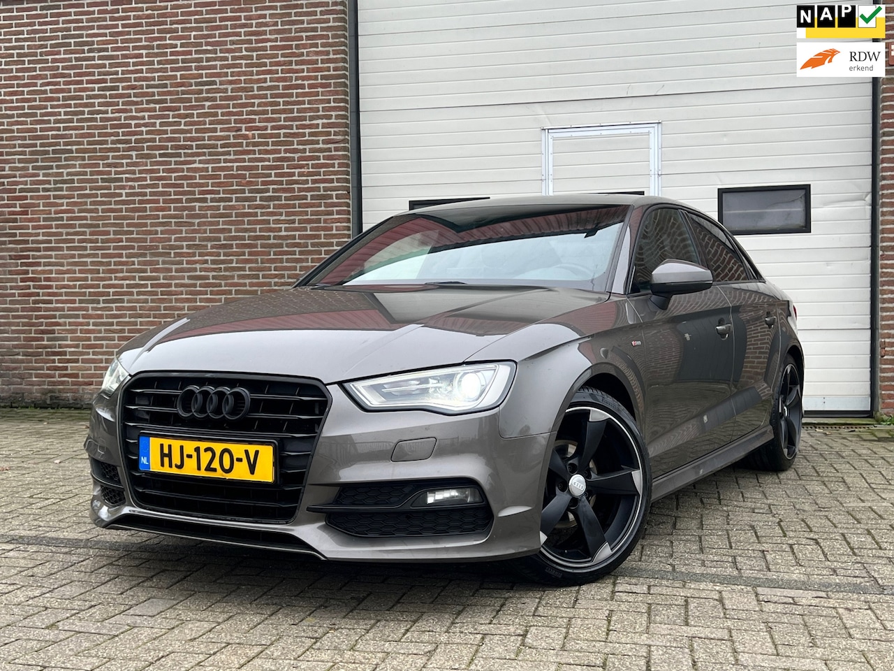 Audi A3 Limousine - 1.6 TDI Ambition Sport Edition | 3x- S-Line + Automaat + Navi + Cruise - AutoWereld.nl