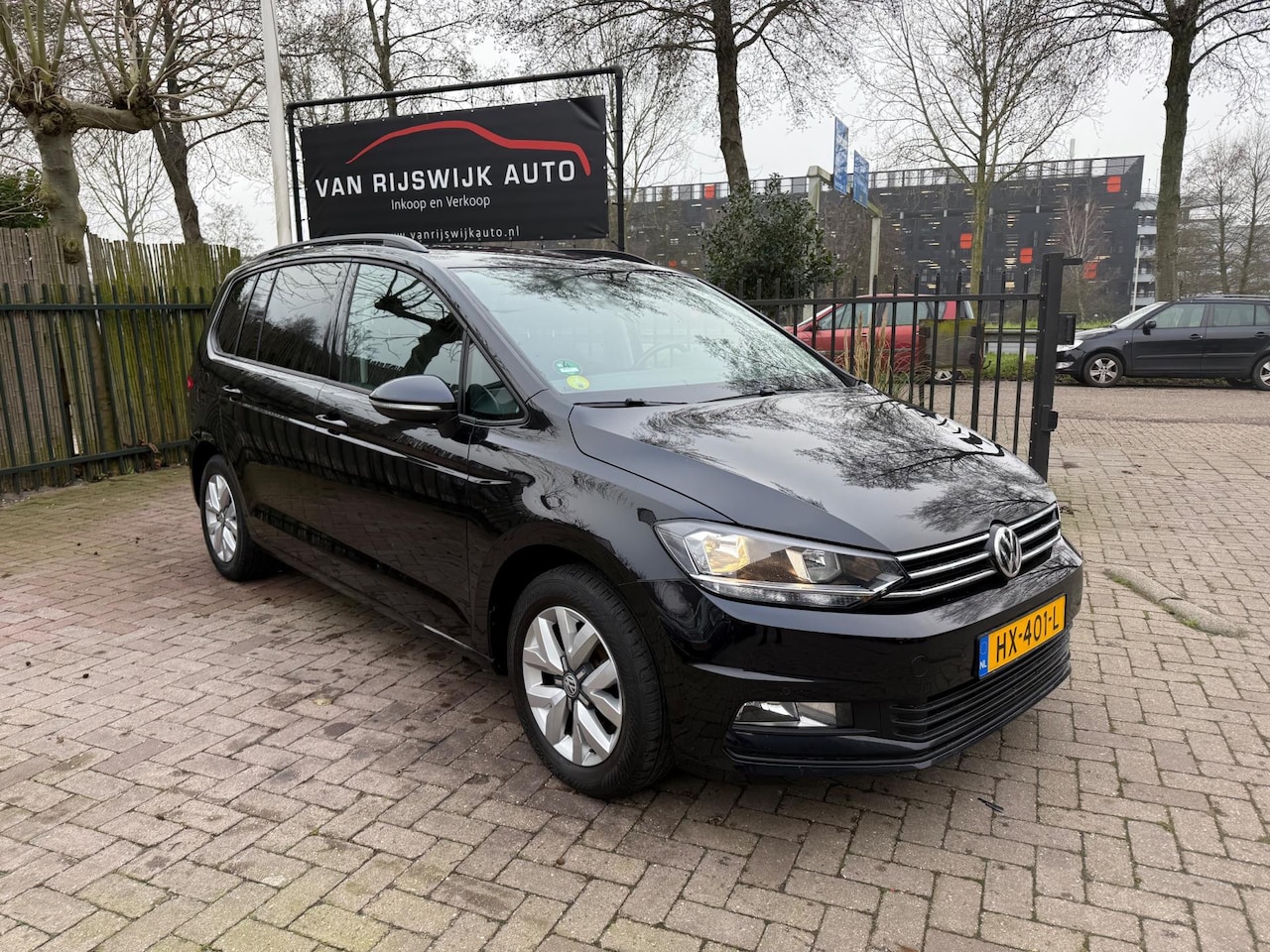 Volkswagen Touran - 1.6 TDI SCR Comfortline 5Pers Clima Nav Cruise-con Dealer Ond - AutoWereld.nl