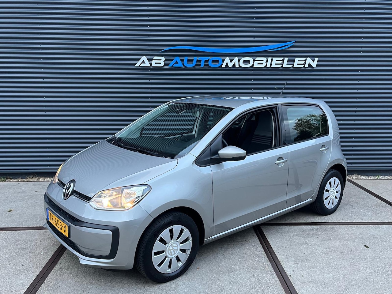 Volkswagen Up! - 1.0 BMT move up! 5 DEURS/ BLUETOOTH/ LED VERL - AutoWereld.nl