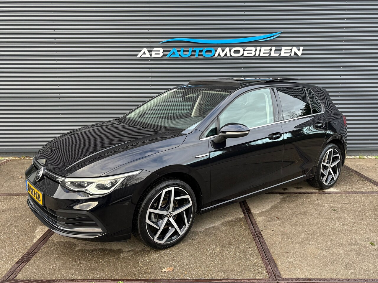 Volkswagen Golf - 1.5 eTSI Style AUTOMAAT/STOELMASSAGE/PANO - AutoWereld.nl