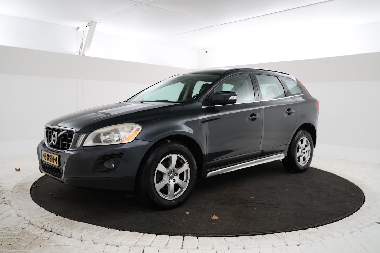 Volvo XC60 - 2.4D AWD Leer, Navigatie, Afn. Haak, Climate, - AutoWereld.nl