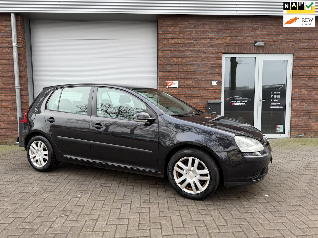 Volkswagen Golf - 1.6 FSI Sportline|AUTOMAAT|NIEUWE APK|CRUISE - AutoWereld.nl