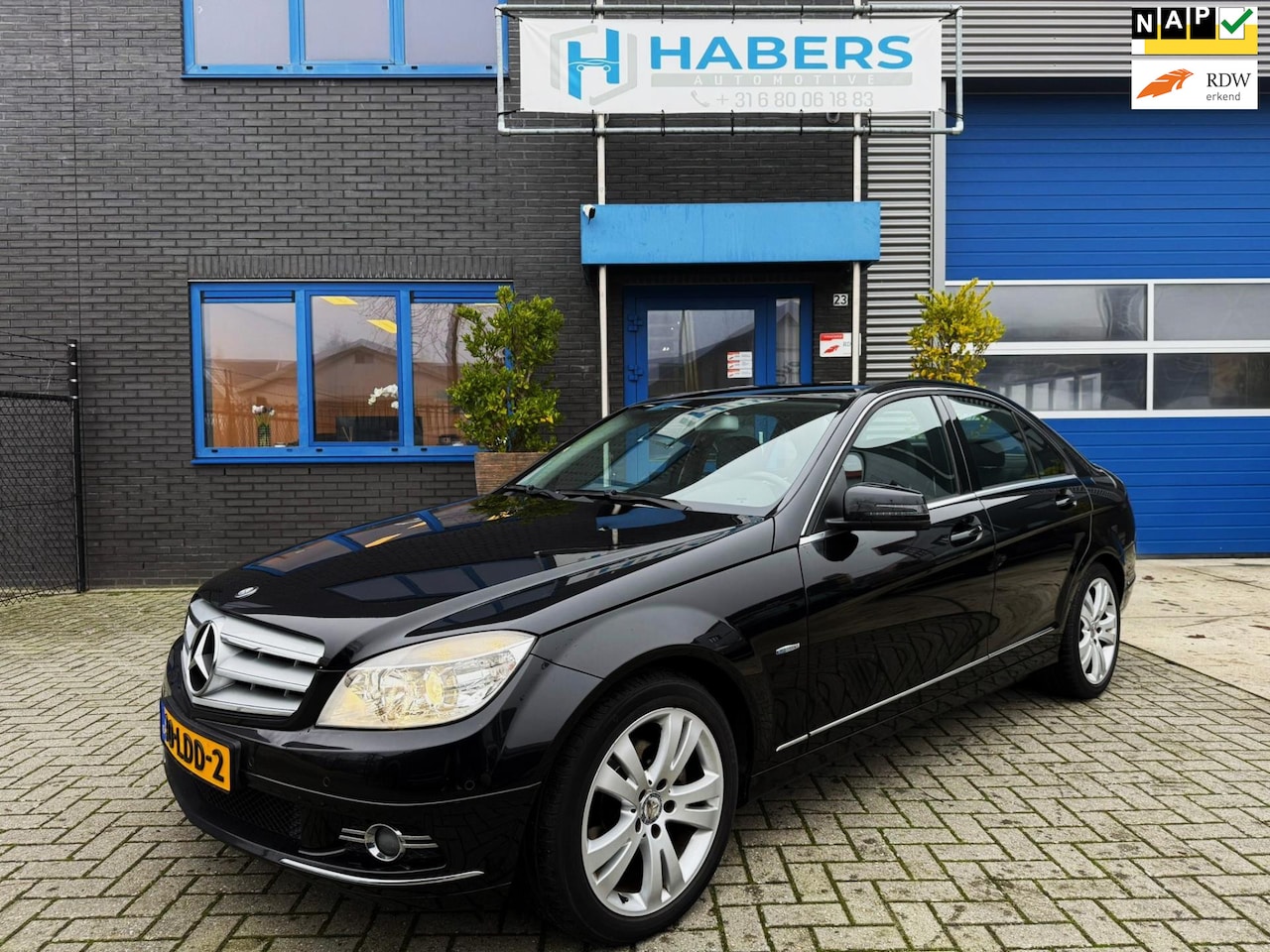 Mercedes-Benz C-klasse - 180 K BlueEFFICIENCY Business Edition Avantgarde 156PK|Origineel NL|Navi|Half/Leder|Cruise - AutoWereld.nl