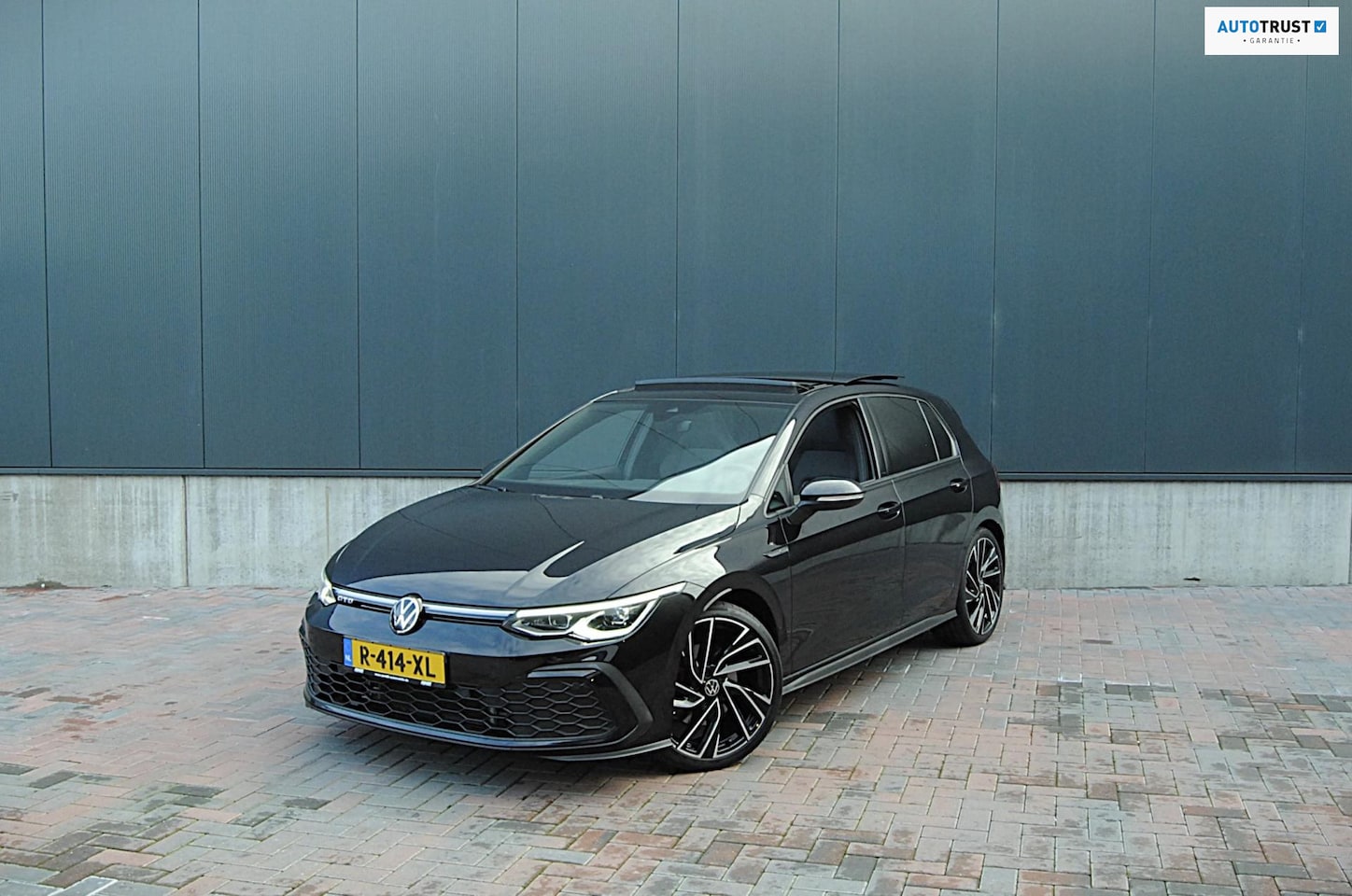 Volkswagen Golf - 2.0 TDI Life Business * Pano * Climate * Led * Dealer Onderhouden - AutoWereld.nl