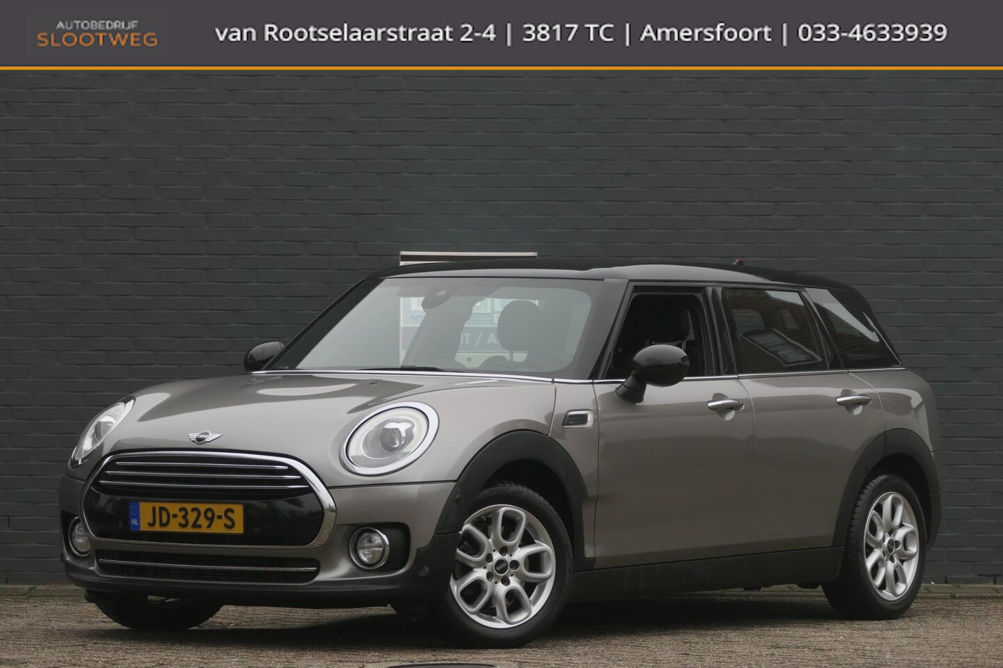 MINI Clubman - 1.5 Cooper Business Automaat | Leder | LED | PDC V+A | Navi | Stoelverwarming - AutoWereld.nl