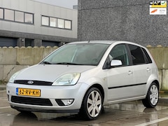 Ford Fiesta - 1.6-16V Futura | Leder stoelen | Airco | Parkeersensoren | Bluethooth