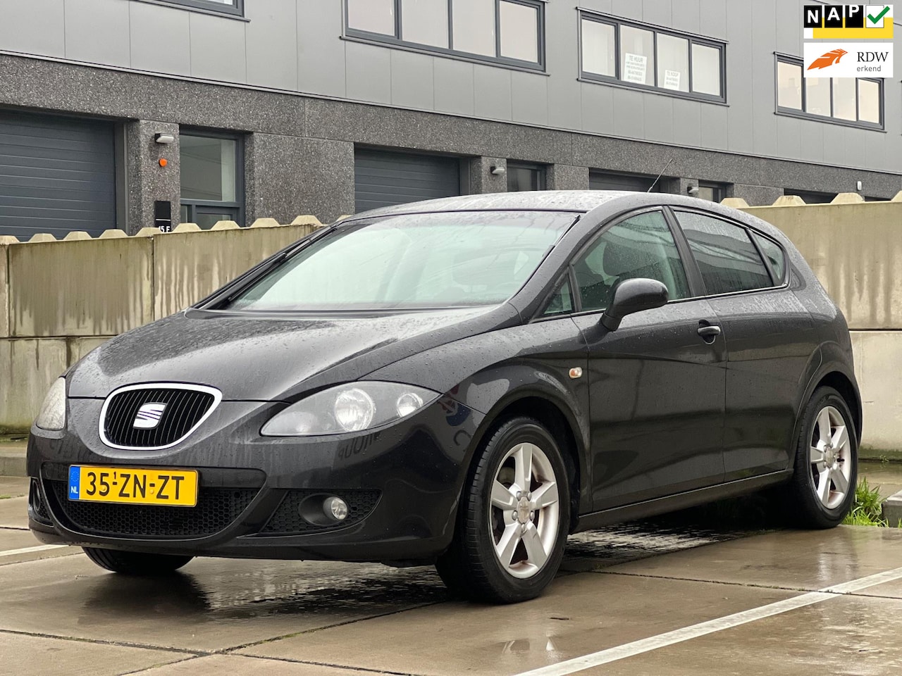 Seat Leon - 1.6 Sport | Airco | Sportstoelen | Cruise control | Bluethooth | - AutoWereld.nl