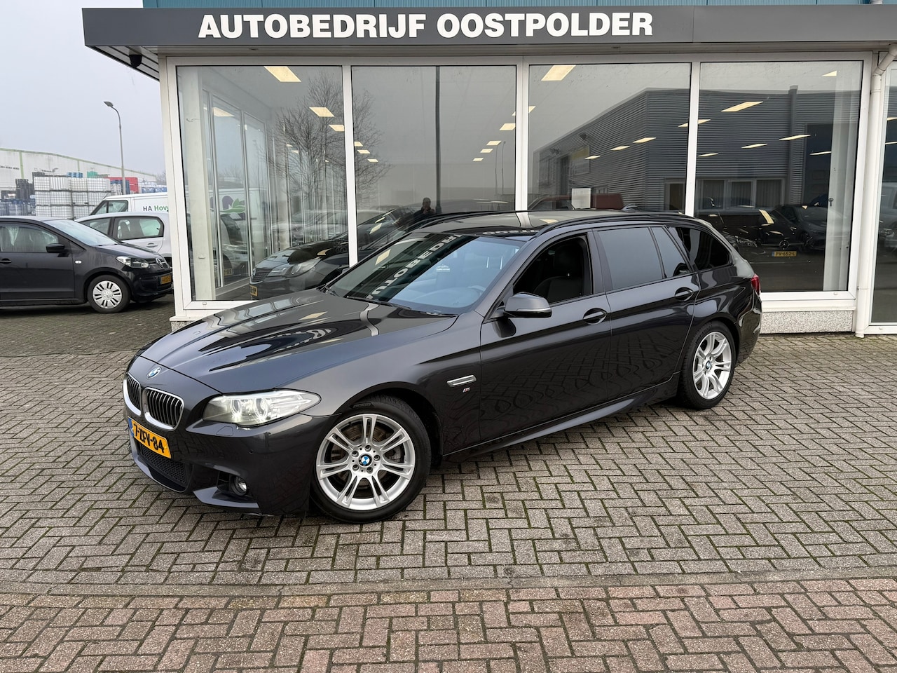 BMW 5-serie Touring - 520d High Executive M Pakket - AutoWereld.nl