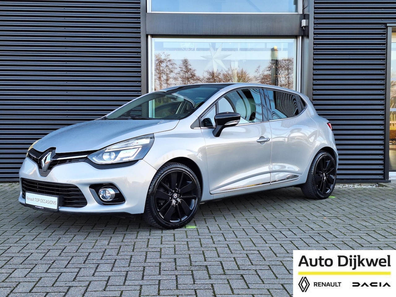 Renault Clio - 1.2 120 EDC AUTOMAAT Initiale Paris - AutoWereld.nl