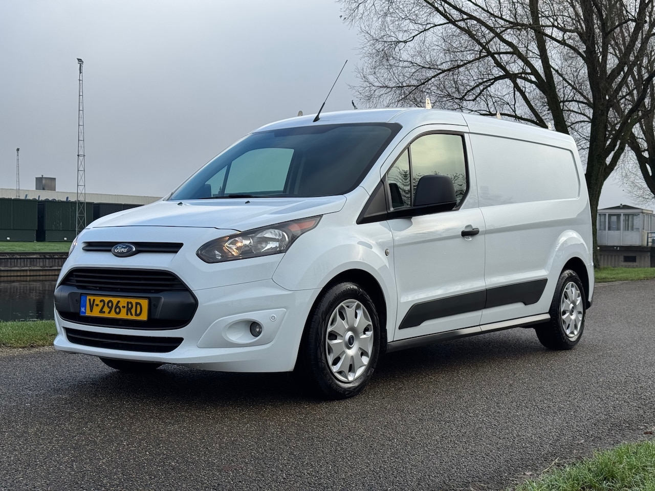 Ford Transit Connect - 1.5 TDCI L2 Trend | 3-pers | Euro6 | Airco | - AutoWereld.nl