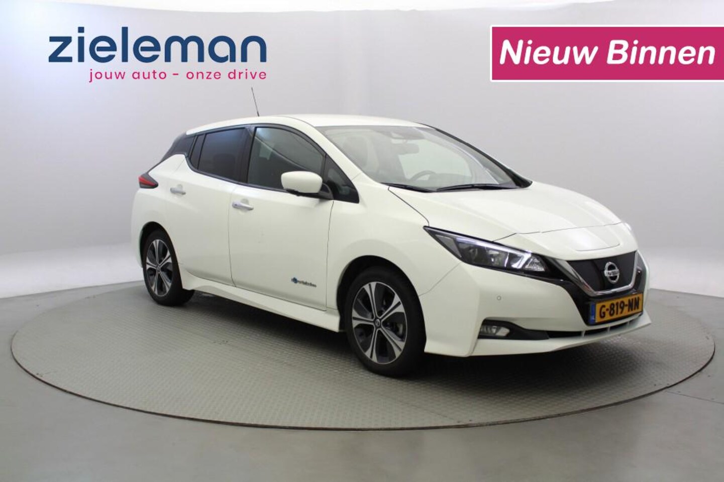 Nissan LEAF - N-Connecta 40 kWh - Carplay, Camera, Stoelverw. - AutoWereld.nl