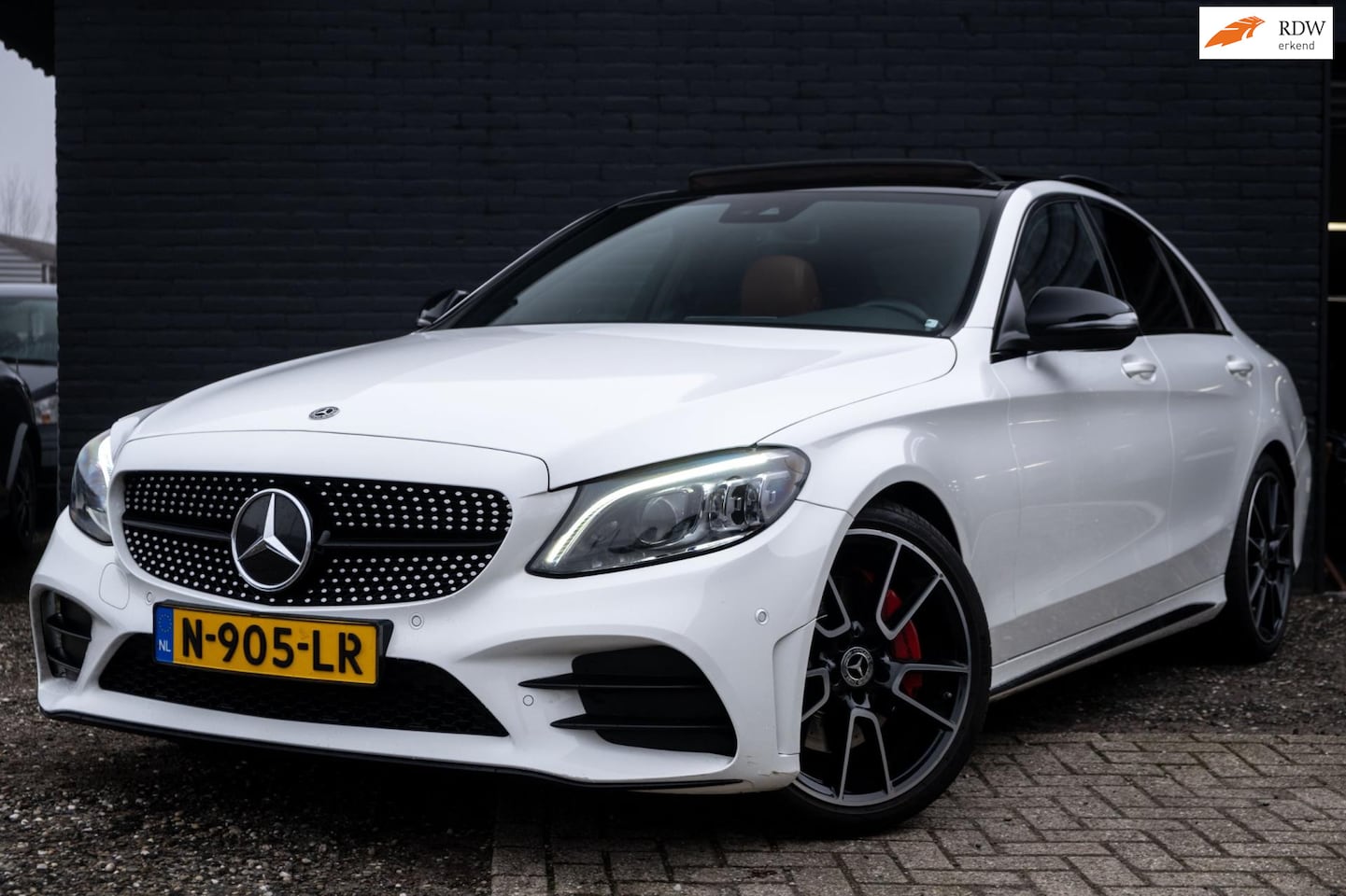 Mercedes-Benz C-klasse - 300 Premium Plus Pack | AMG | Pano | Carplay - AutoWereld.nl