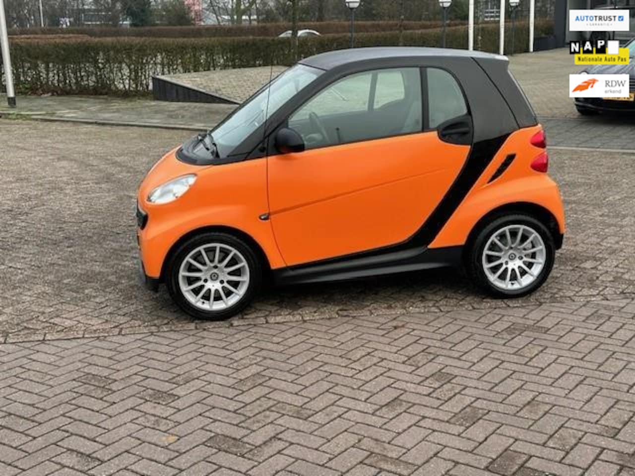 Smart Fortwo coupé - 1.0 mhd Pure Automaat,bj.2013,kleur:oranje,airco,sportvelgen,APK tot 12/2025 en NAP met 70 - AutoWereld.nl