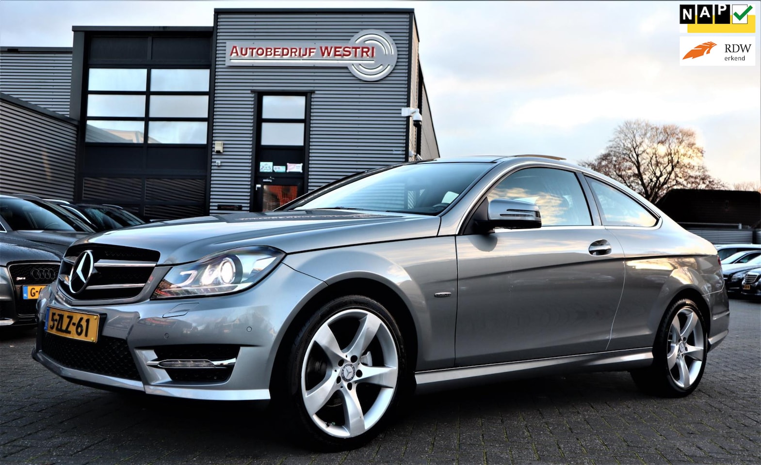 Mercedes-Benz C-klasse Coupé - 180 Ambition | Edition C | 2 x Panorama | Automaat | Xenon | Leder/Alcantara | Navigatie | - AutoWereld.nl