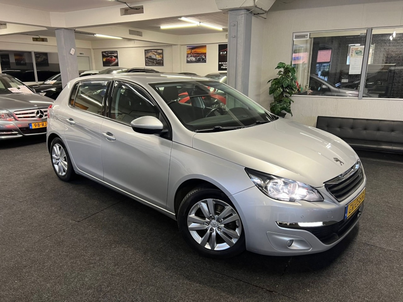 Peugeot 308 - 1.6 THP *NAVI*Hatchback*Velgen*LED* - AutoWereld.nl