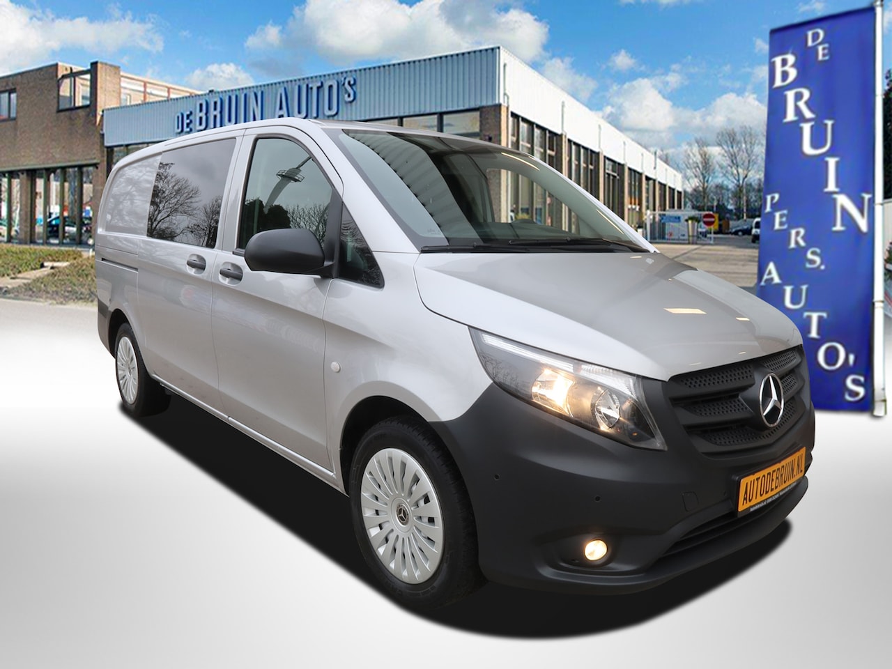 Mercedes-Benz Vito - 114 CDI L2 Navi Airco Cruisecontrol Werkplaatsinrichting lange uitvoering - AutoWereld.nl