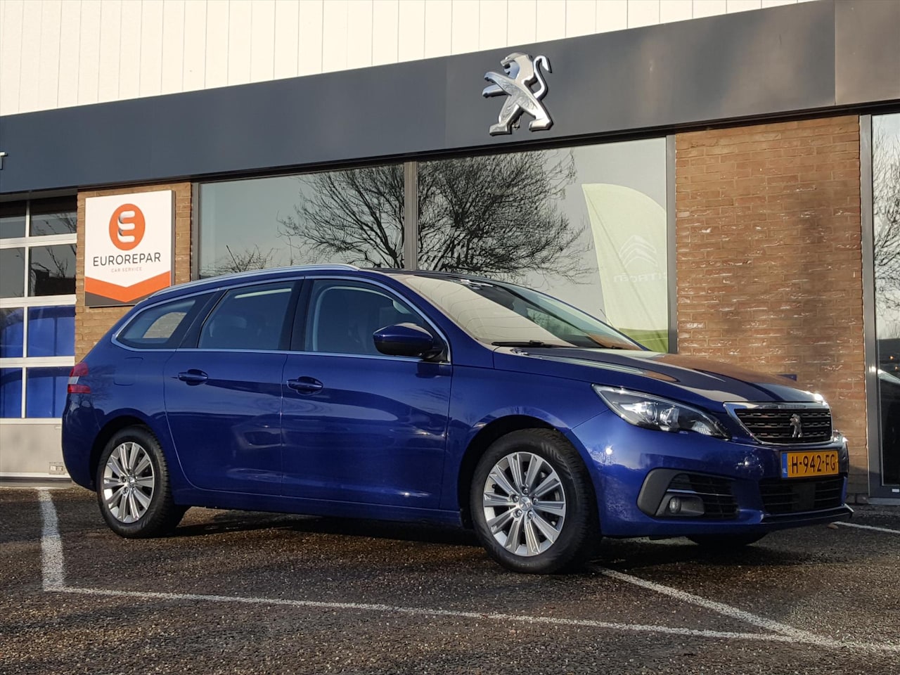 Peugeot 308 SW - ALLURE 1.2 PureTech 130pk Navigatie | Bluetooth | AppleCarPlay & AndroidAuto | Parkeerhulp - AutoWereld.nl