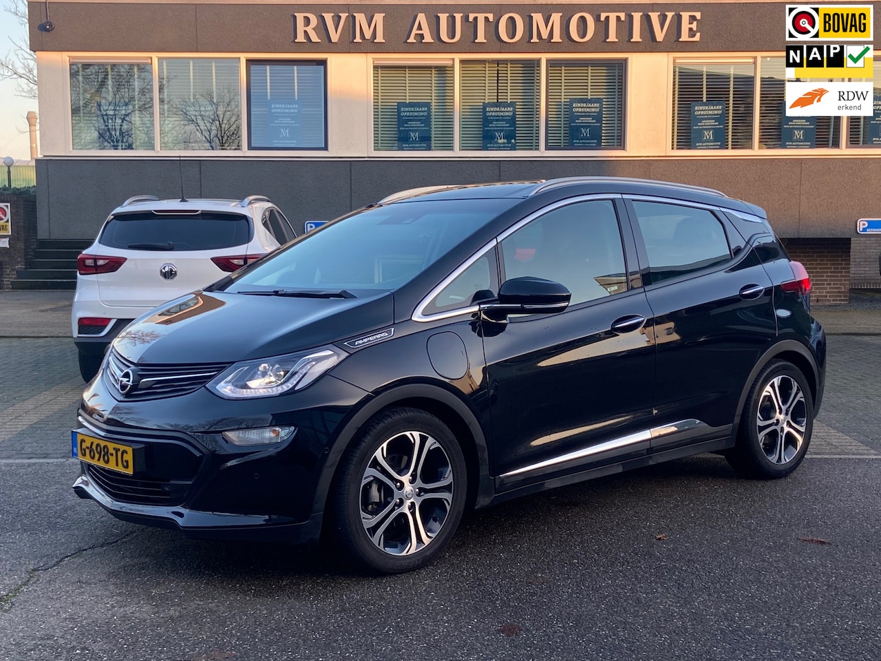 Opel Ampera-e - Business executive 60 kWh VAN 18.900 VOOR 16.877 EINDEJAARSVOORDEEL 2.023,- | ORIG. NL. NA - AutoWereld.nl