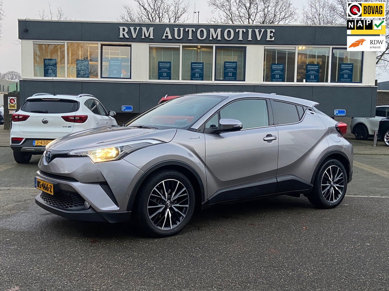 Toyota C-HR - 1.8 Hybrid Executive VAN 20.900 VOOR 18.770 EINDEJAARSVOORDEEL 2.130,- | ORIG. NL. NAP KM. - AutoWereld.nl