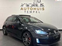 Volkswagen Golf - 2.0 TDI GTD DSG Pano Acc PDC Cruise 18Inch VOL