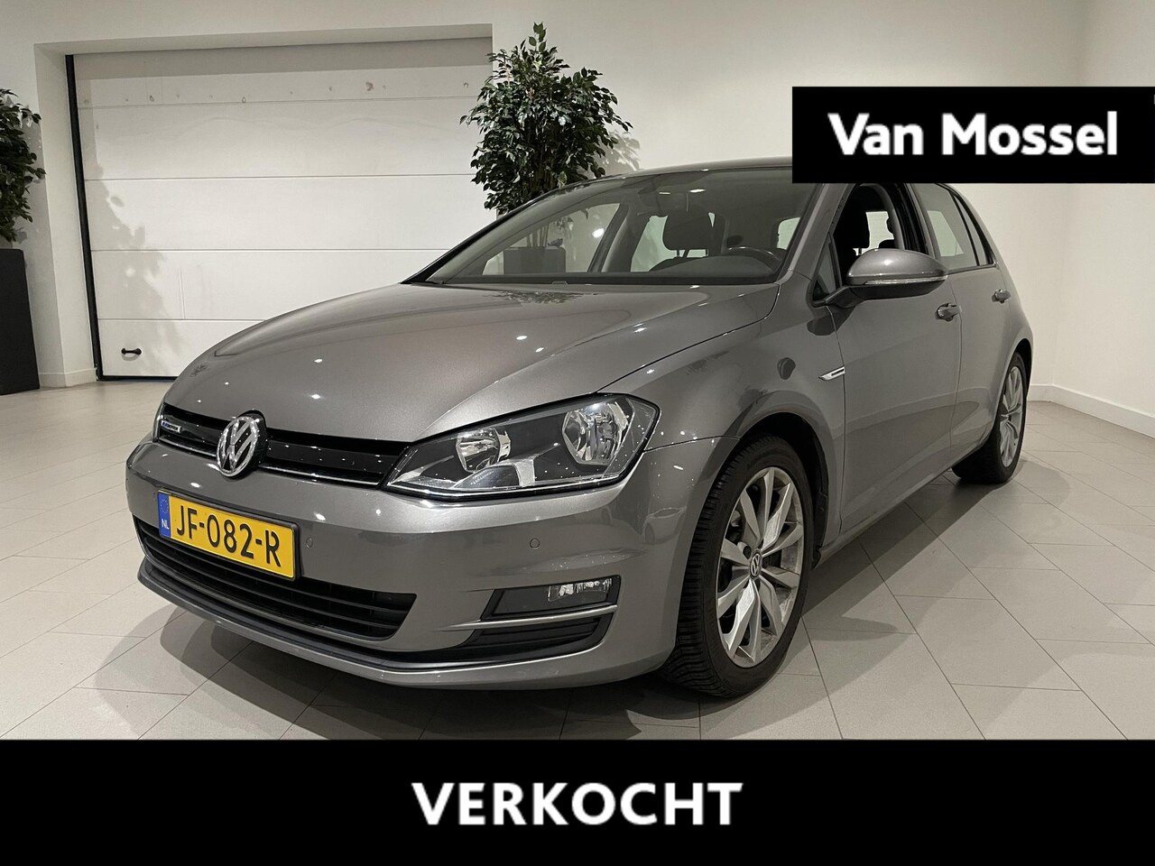 Volkswagen Golf - 1.0 TSI Business Edition Connected 116 PK | Navigatie | Achteruitrijcamera | Parkeersensor - AutoWereld.nl