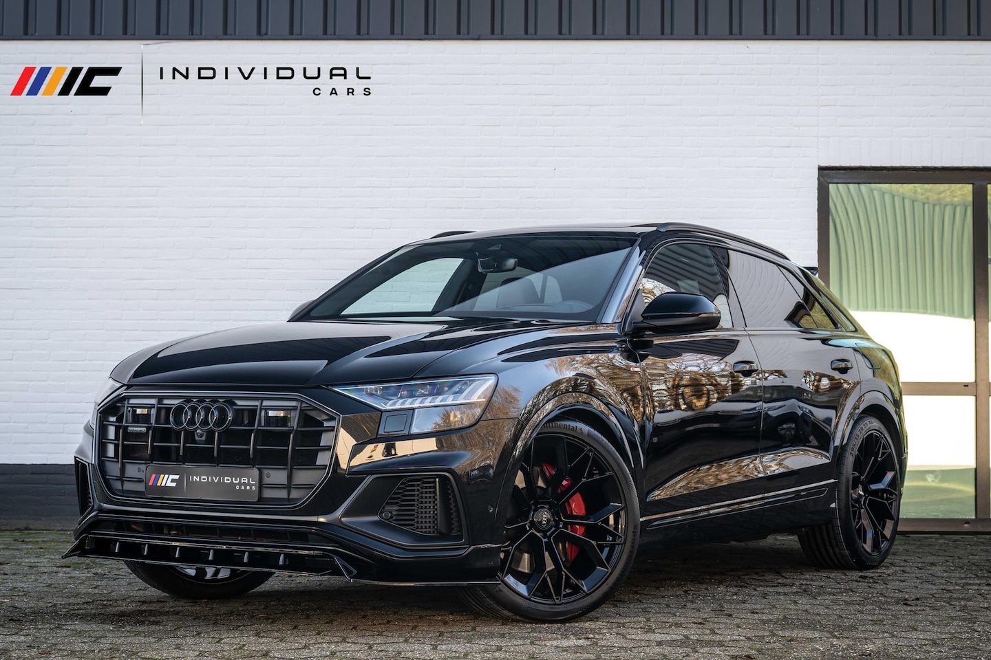 Audi Q8 - 55 TFSI e quattro S-Line Pano Nightvision SQ8 23'' - AutoWereld.nl